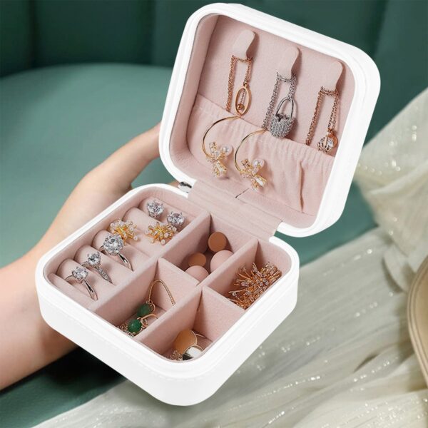 Leather Travel Jewelry Storage Box – Portable Jewelry Organizer – Blue Daisy Gifts/Party/Celebration Compact jewelry organizer 5