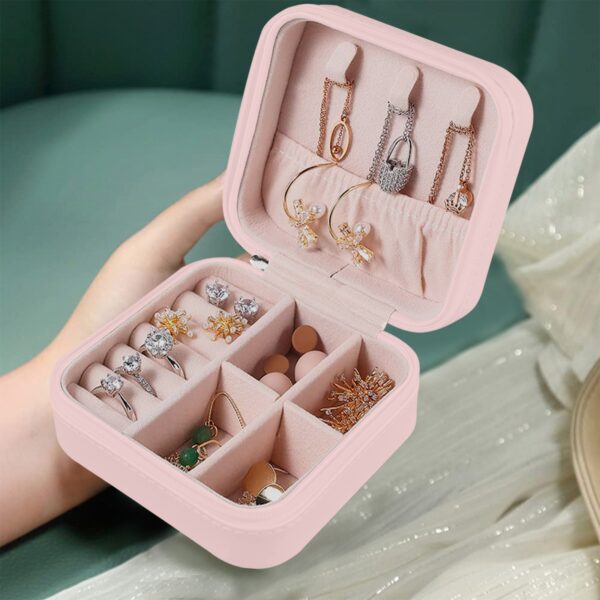 Leather Travel Jewelry Storage Box – Portable Jewelry Organizer – Flow Gifts/Party/Celebration Compact jewelry organizer 5